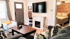 Steele Magnolia Cottage-cozy, full reno, sleeps 6 - Image 4