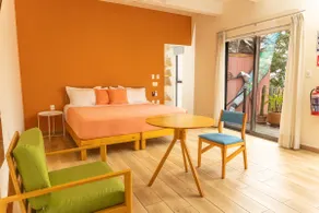 Charming Upper Floor Suite - Image 2