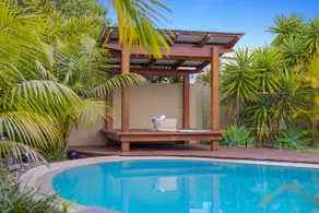Riverside Breeze - luxury family retreat with pool - Image 2