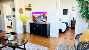 Sun-kissed Serenity - 2 Bdrm Apt with Sunroom - Image 2