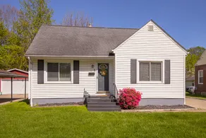 Cute 3Bdrm House | Laundry, Game Room, Backyard - Image 5