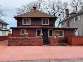 Restored historic log cabin & deck on Lake Erie - Image 4