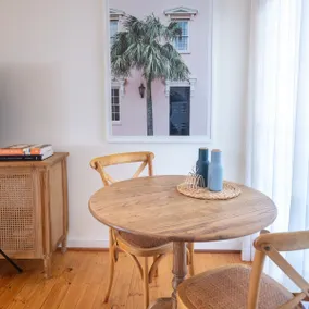 Spacious Two-Bedroom Apartment Near the Heart of Adelaide - Image 2