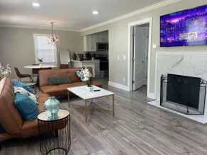 Beautiful 3BR fully fenced backyard-CLT Uptown - Image 4