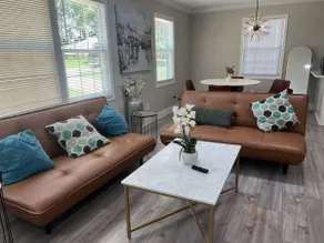 Beautiful 3BR fully fenced backyard-CLT Uptown - Image 5