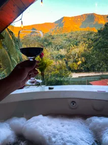 Cabin with private river, Jacuzzi and rustic style - Image 3