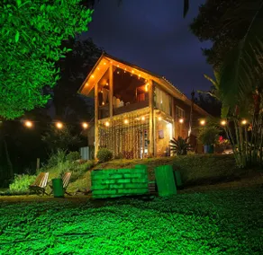 Cabin with private river, Jacuzzi and rustic style - Image 2