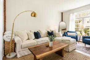 Renovated Farmhouse between Woodstock & Killington - Image 2