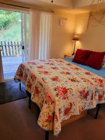 Serenity Canyon Cottage >5 min to Jacksonville - Image 2