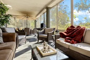 - Fully-Equipped Condo - King Bed - Massive yard - - Image 5