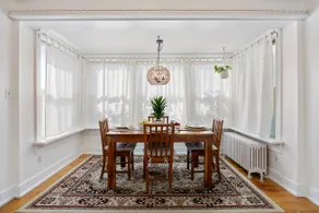 - Fully-Equipped Condo - King Bed - Massive yard - - Image 3