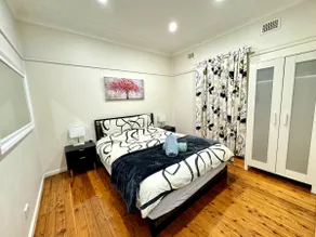 Quiet & Modern 3-Bedroom House - Image 5