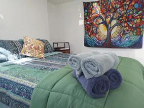 Modern City Sanctuary w Free Private Parking - Image 2