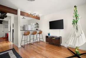Comfy 1 bed w/pool: W 6th, DT, ACL, walkable - Image 2