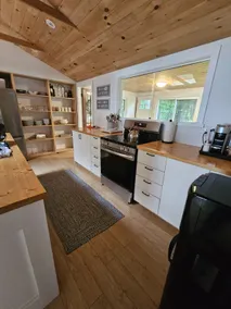 Private Waterfront Cottage with Stunning Sunsets - Image 3