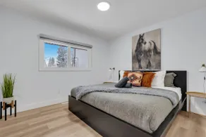 ” Rodeo” Upper Suite in Trendy Killarney - Image 4