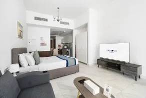 Majestic Studio | Canal View | Business Bay - Image 2