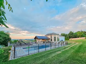 Hilltop Mansion: Farm Views+HotTub+Pool+GameRoom. - Image 2
