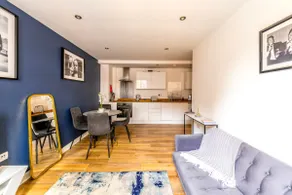 Centralised Abbey Yard Apartment by Prescott Apartments - Image 4