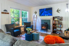 Heart of the River~Guerneville 5-Star~Easy Walk to River~HotTub~Dog~SummerFun - Image 2