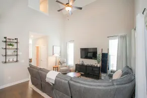 Cottage with 3 King Beds, 3 min to Marina, Fire Pit - Image 4