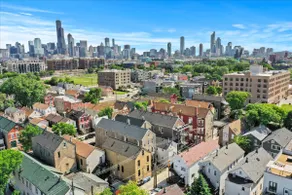 Best Pilsen Location*Monthly Stays*Parking*Laundry - Image 5