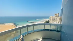 Seabreeze 1BHK Apt with Direct Seaview Balcony - Image 4
