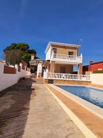 Nice house with pool and barbecue - Image 2