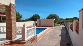 Nice house with pool and barbecue - Image 5