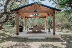 Hill Country LUX | Pool & Horses - Image 3