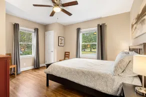 Beautiful house, minutes from uptown and airport. - Image 3