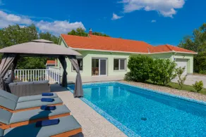 Holiday House 4M - Image 4