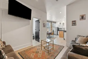 Cream City Loft | 4BR | Smart TV’s | Full Kitchen - Image 2