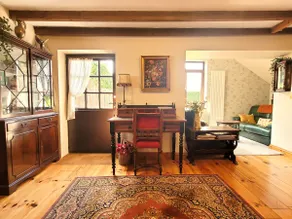 Cosy English cottage with beautiful garden - Image 3