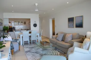 Beautiful Casa Branca on Umdloti Beachfront *Pool - Image 3