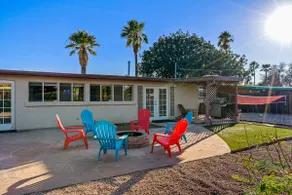 Central House with Hot Tub, Fire Pit and Games - Image 5