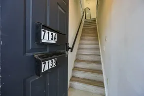 Bright 1-Bedroom Near Lake & Downtown Toronto - Image 2
