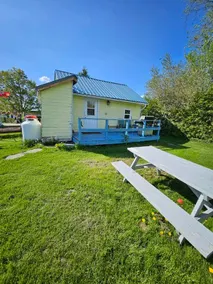 Newly Renovated 2 BR Cottage Beach, Park & Firepit - Image 4