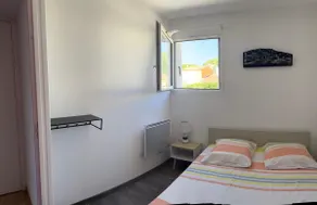 2-room apartment with air conditioning, terrace and parking in Sète - Image 3