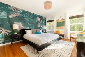 Resort-style 3BD, heated pool, walk to shops/cafés - Image 4