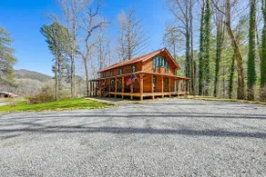 Romantic cabin North GA Mountains - Image 3