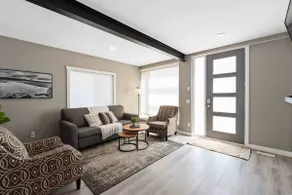 Beautiful Modern house with partial lake view - Image 3