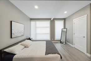 Beautiful Modern house with partial lake view - Image 2