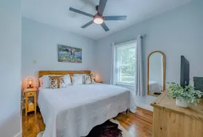 King Bed*Fenced Yard*River*Dog Friendly! - Image 3