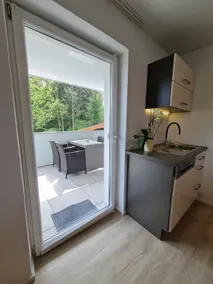 65 m² apartment with terrace & water noises - Image 5