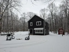 Quiet 3 bedroom wooded home in Baileys Harbor - Image 2