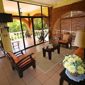 Ocean Front Beach Estate/ -Surfers Paradise- PRESIDENTIAL SUITE - Image 4