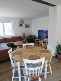 3 large bedroom apartment with parking - Image 4