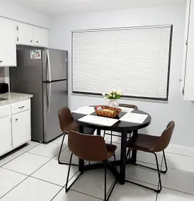 Lovely Modern 2Bdrm Home, Close to FLL & Beach - Image 5