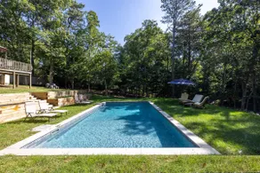 Beautiful E. Hampton Home w/ Brand New heated pool - Image 2